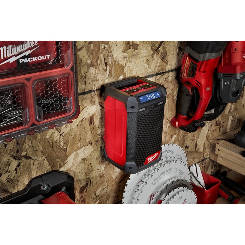 Milwaukee 2951-20x2BSK M12 12V Bluetooth Radio w/ 4AH and 2AH Starter Kit - Image 8