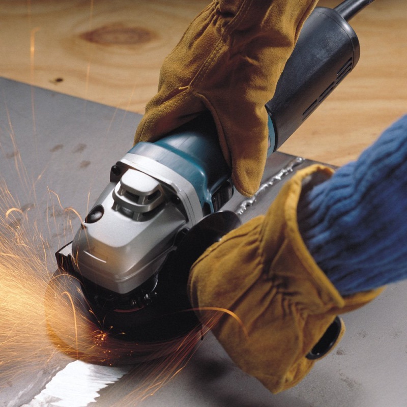 Makita 9565CV 5-Inch Variable Speed Angle Grinder - Image 5