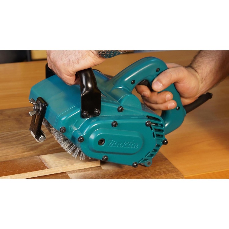 Makita 9741 7.8 Amp Corded Well Balanced Wheel Sander - Image 3