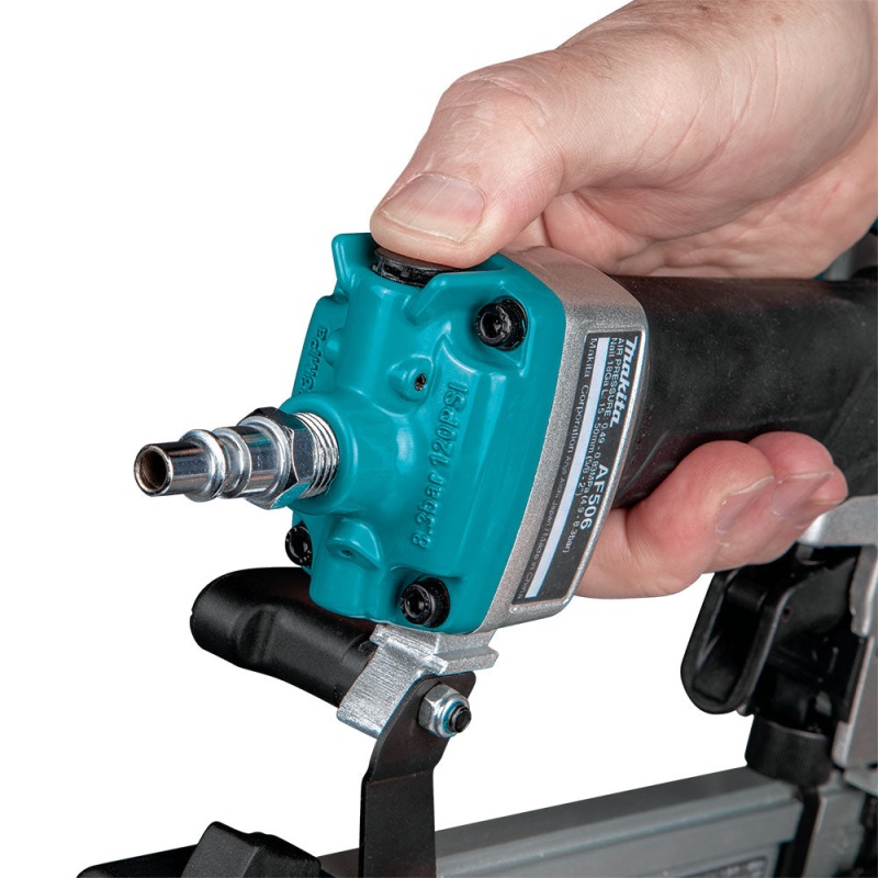 Makita AF506 5/8" - 2" Tool Less Narrow Nose Pneumatic Brad Nailer 18 Gauge - Image 3