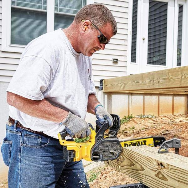 DeWALT DCCS620P1 20V MAX 12-Inch 5Ah Cordless Lithium-Ion Chainsaw Kit - Image 9