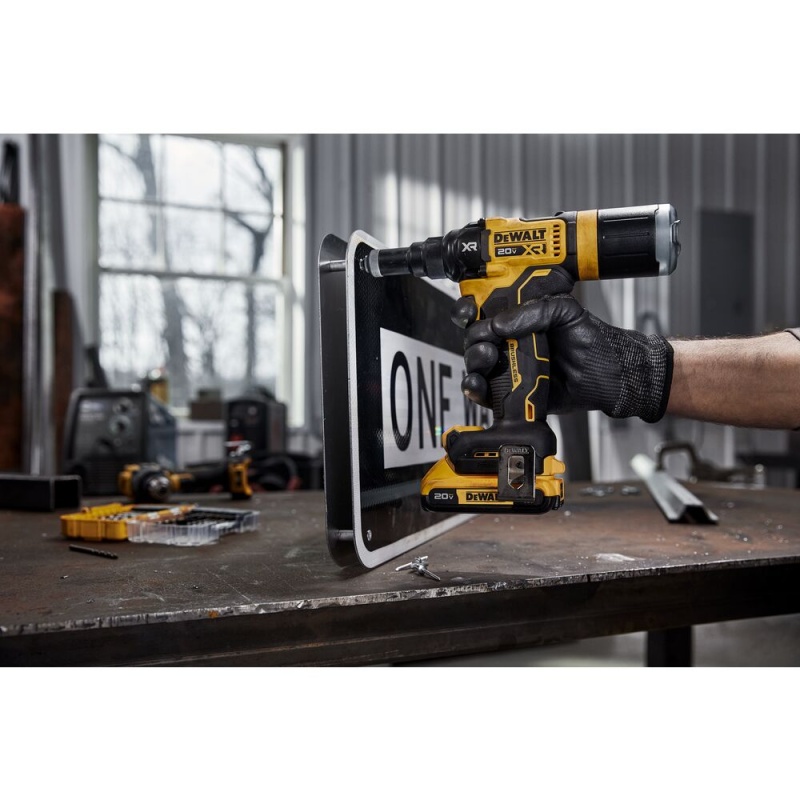 DeWALT DCF403D1 20V MAX XR 3/16" Brushless Rivet Tool Kit w/ 2.0 Ah Battery - Image 10