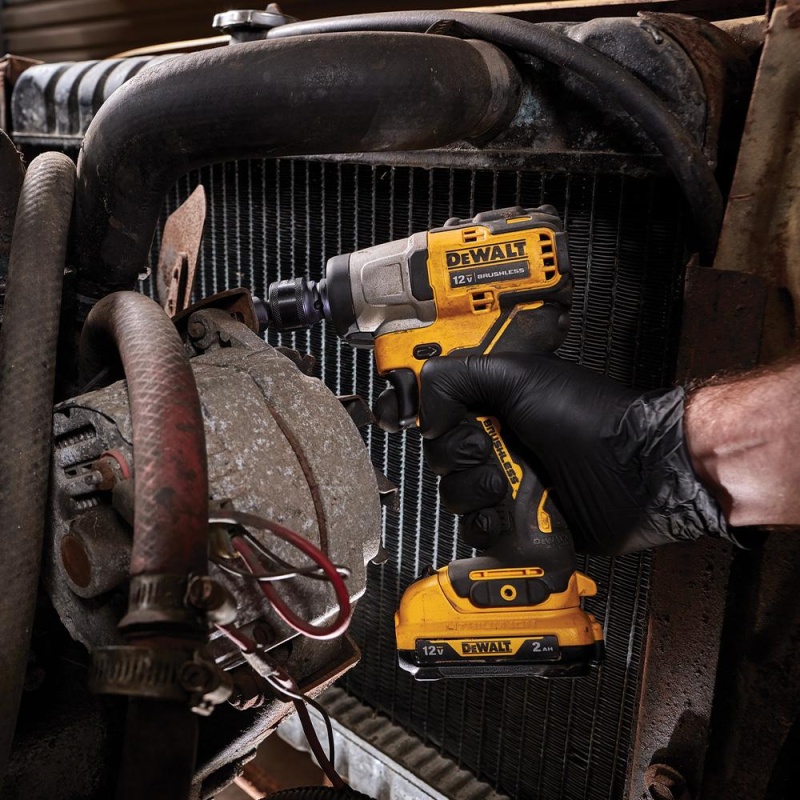 DeWALT DCF902F2 12V MAX XTREME Brushless 3/8 Inch Cordless Impact Wrench Kit - Image 5