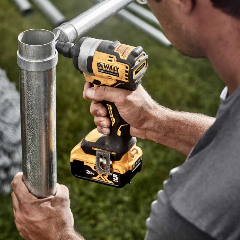 DeWALT DCF911B 20V 1/2" Compact Impact Wrench w/ Hog Ring Anvil - Bare Tool - Image 4