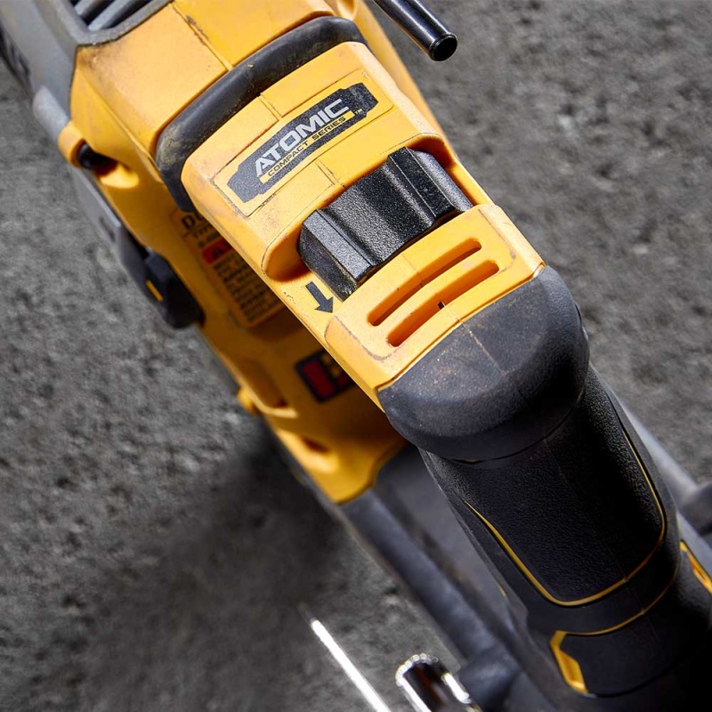 DeWALT DCH172D2 20V MAX ATOMIC 5/8" Brushless SDS PLUS Rotary Hammer Kit - Image 10