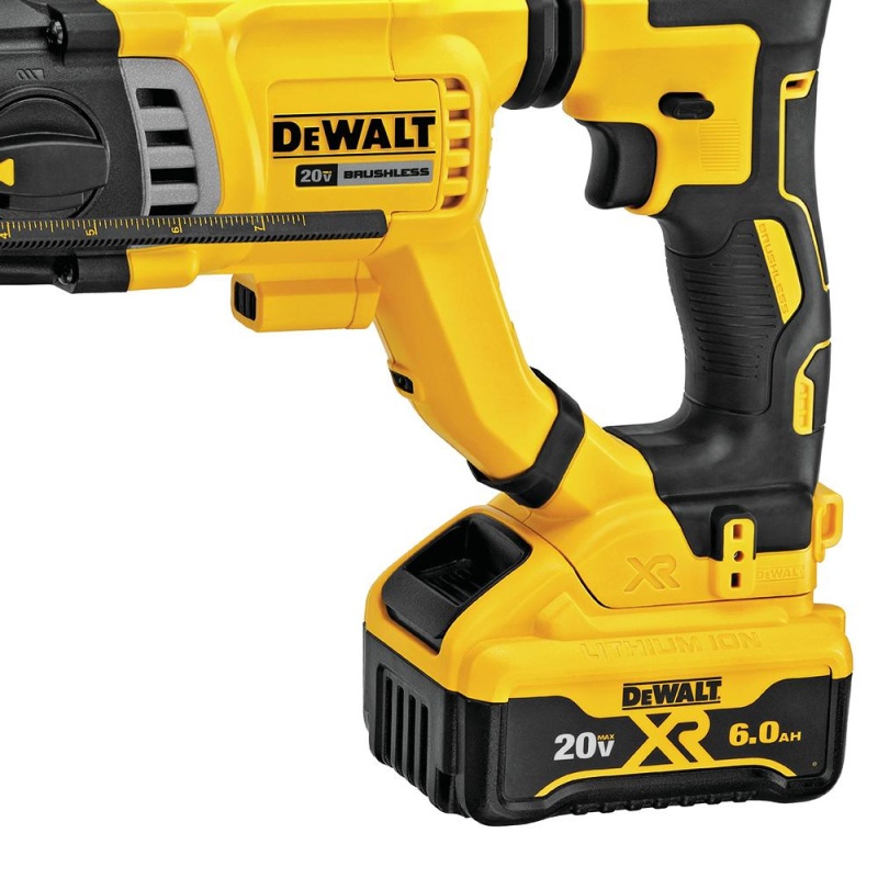 DeWALT DCH263R2 20V 1-1/8 Inch SDS-Plus D-Handle Rotary Hammer Kit - Image 4