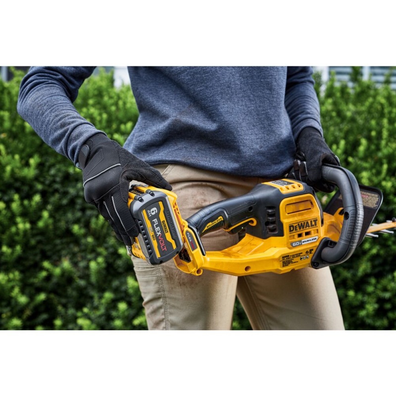 DeWALT DCHT870T1 60V FLEXVOLT 26" Brushless Hedge Trimmer Kit w/ 6Ah Battery - Image 12