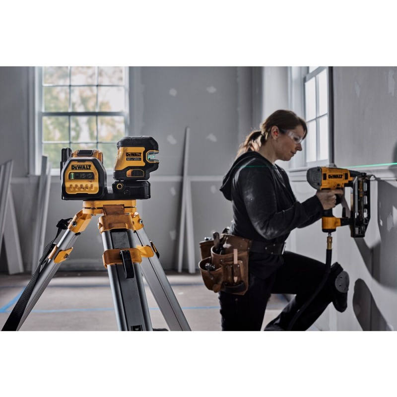 DeWALT DCLE34520G 20V MAX 5 Spot Green Line Laser Kit w/ Battery - Image 4