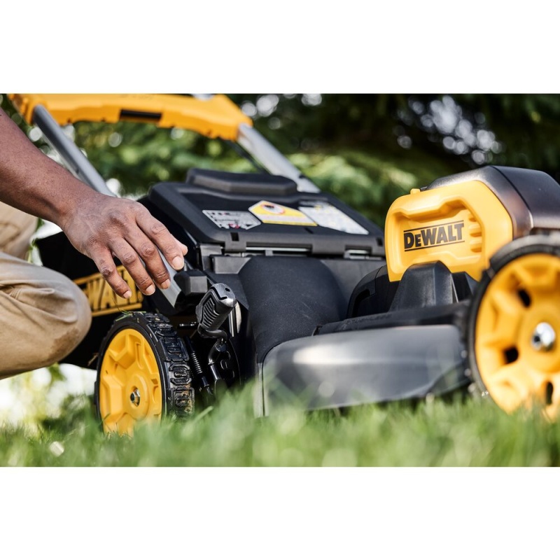 DeWALT DCMWSP650Y2 60V MAX Cordless RWD Self Propelled Mower Kit - Image 8