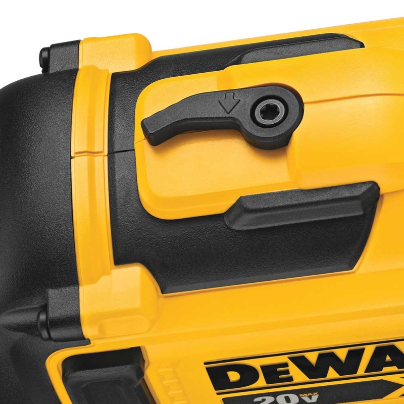 DeWALT DCN45RND1 20V 15 Degrees Lithium-Ion Cordless Coil Roofing Nailer Kit - Image 7