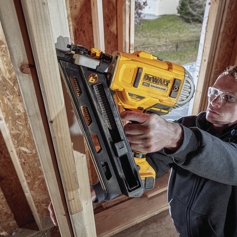 DeWALT DCN692M1 20V MAX XR Lithium Brushless Dual Speed Framing Nailer - Image 7