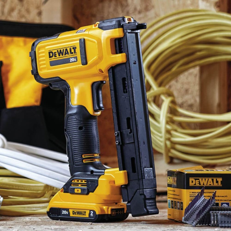 DeWALT DCN701D1 20V 1 Inch Cordless Electrician Wire Stapler Kit - Image 6