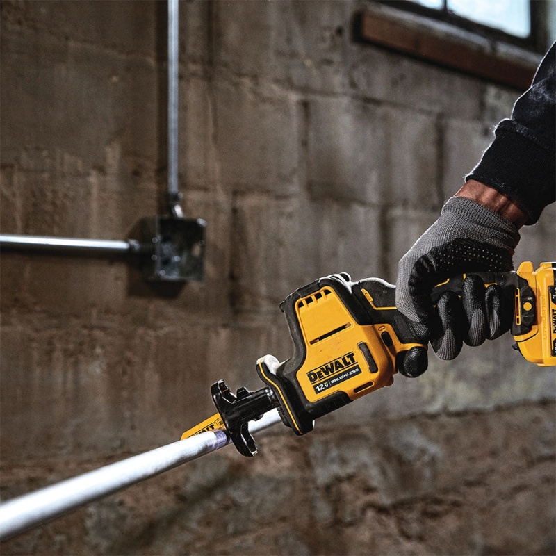 DeWALT DCS312G1 12V MAX XTREME Brushless One-Hand Cordless Reciprocating Saw Kit - Image 4