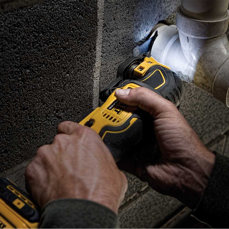 DeWALT DCS354D1 20V MAX XR ATOMIC Brushless Cordless Oscillating Multi Tool Kit - Image 6