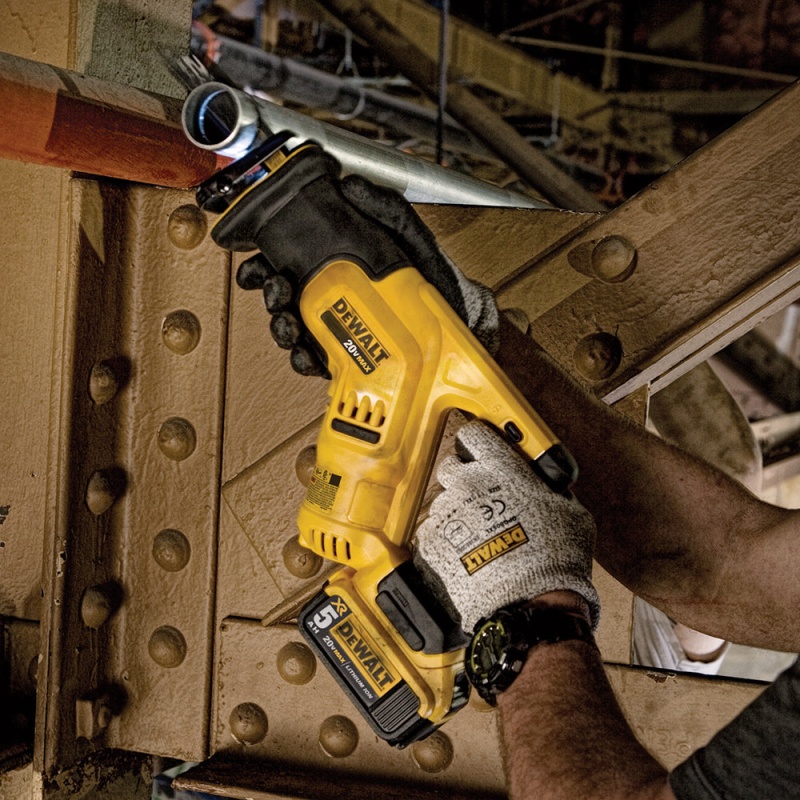 DeWALT 20V MAX* COMPACT Reciprocating Saw Kit (5.0Ah) - DCS387P1 - Image 2