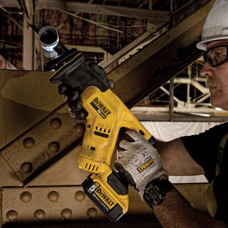 DeWALT 20V MAX* COMPACT Reciprocating Saw Kit (5.0Ah) - DCS387P1 - Image 3