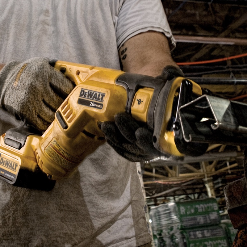 DeWALT 20V MAX* COMPACT Reciprocating Saw Kit (5.0Ah) - DCS387P1 - Image 4