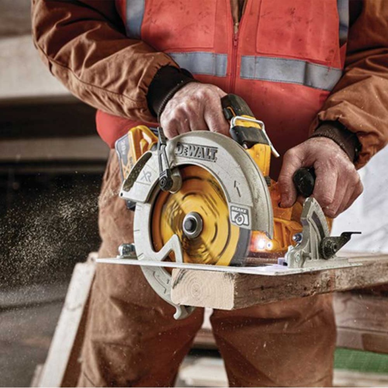 DeWALT DCS574W1 20V MAX XR Brushless Cordless Circular Saw w/ Power Detect Kit - Image 6