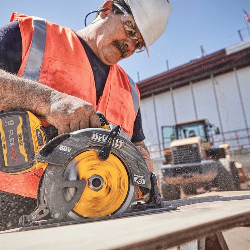 DeWALT DCS578B 60V 7-1/4" MAX FLEXVOLT Cordless Circular Saw w/ Brake -Bare Tool - Image 3