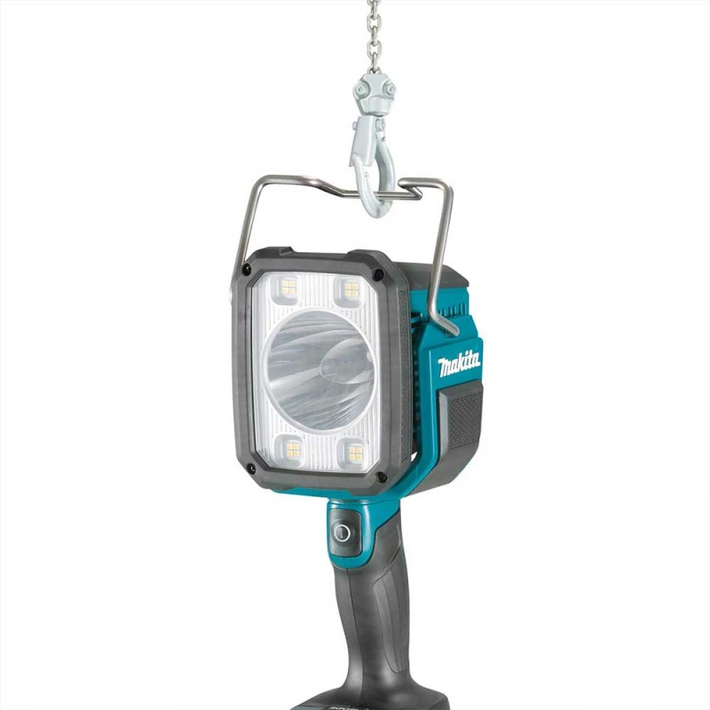 Makita DML812 18V LXT Li-Ion Cordless L.E.D. Flashlight/Spotlight -Bare Tool - Image 6