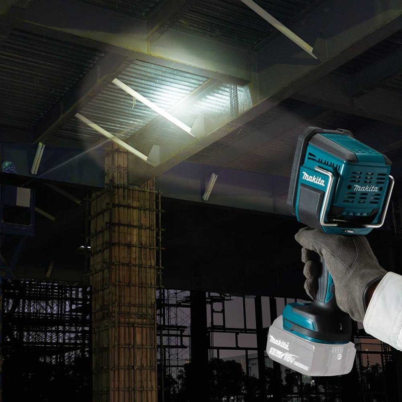 Makita DML812 18V LXT Li-Ion Cordless L.E.D. Flashlight/Spotlight -Bare Tool - Image 9