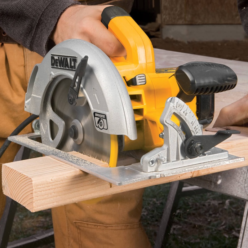 DeWALT DWE575SB 7-1/4-In Electric Next Gen Circular Saw Cutting Tool W/ Brake - Image 2