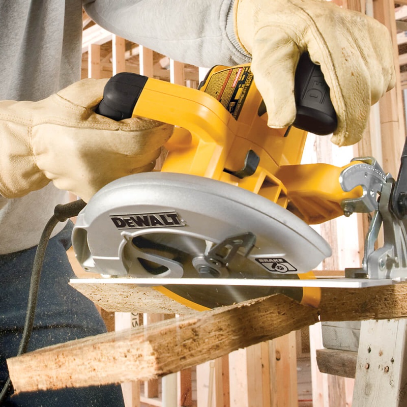 DeWALT DWE575SB 7-1/4-In Electric Next Gen Circular Saw Cutting Tool W/ Brake - Image 3