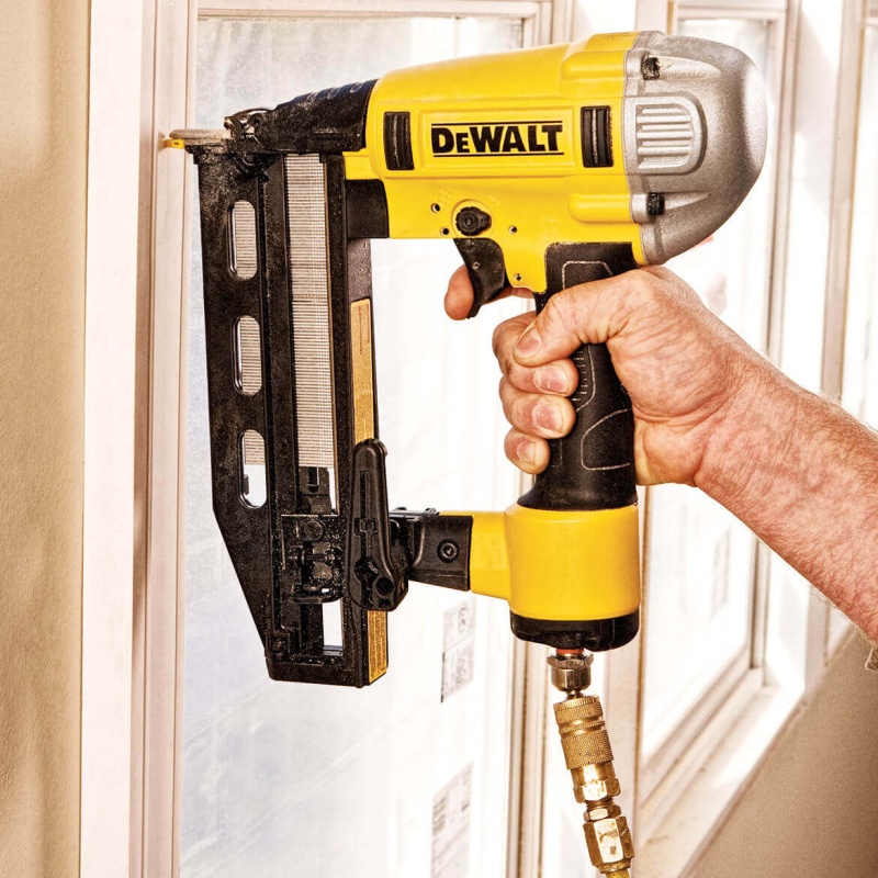 DeWALT DWFP71917 2-1/2 in. x 16 Guage Pneumatic Precision Point Finish Nailer - Image 3