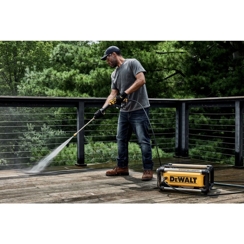 DeWALT DWPW2100 2100 PSI 1.2 GPM Cold Water Electric Pressure Washer - Image 8