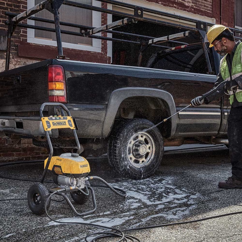 DeWALT DWPW2400 2400 PSI 1.1 GPM Cold Water Electric Pressure Washer w/ Nozzles - Image 6