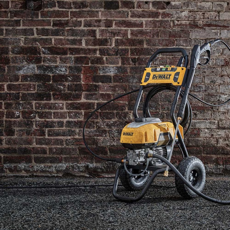 DeWALT DWPW2400 2400 PSI 1.1 GPM Cold Water Electric Pressure Washer w/ Nozzles - Image 7