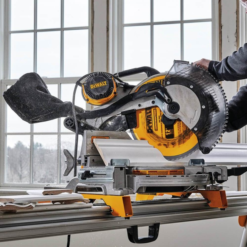 DeWALT DWS716XPS 12 Inch 15 Amp Compound Double Bevel Miter Saw Kit - Image 2