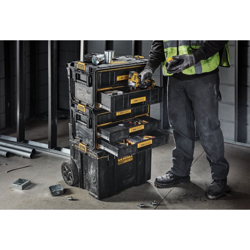 DeWALT DWST08330 TOUGHSYSTEM 2.0 Three-Drawer Unit - Image 8