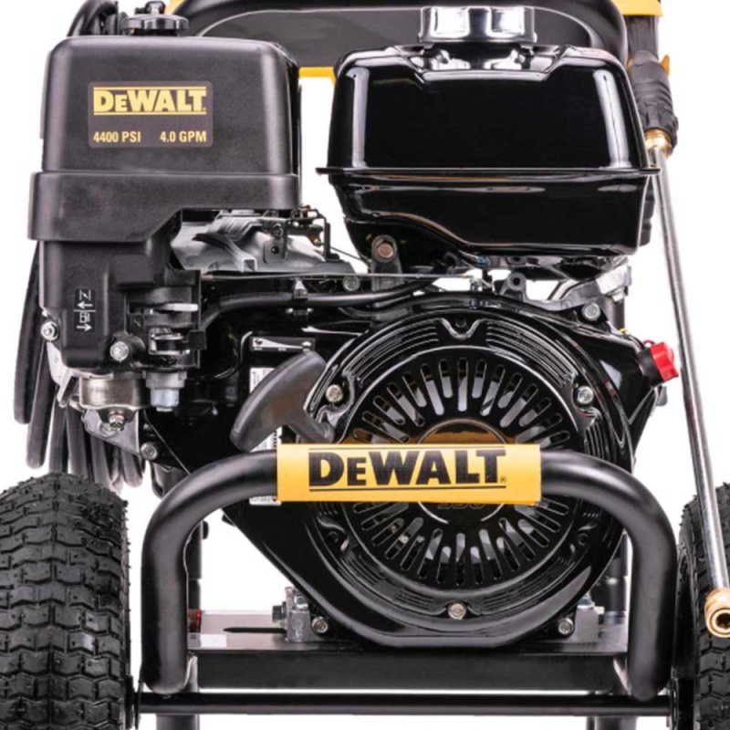 DeWALT DXPW4400 4400 PSI Honda Gas Engine Pressure Washer w/ AAA Triplex Pump - Image 4