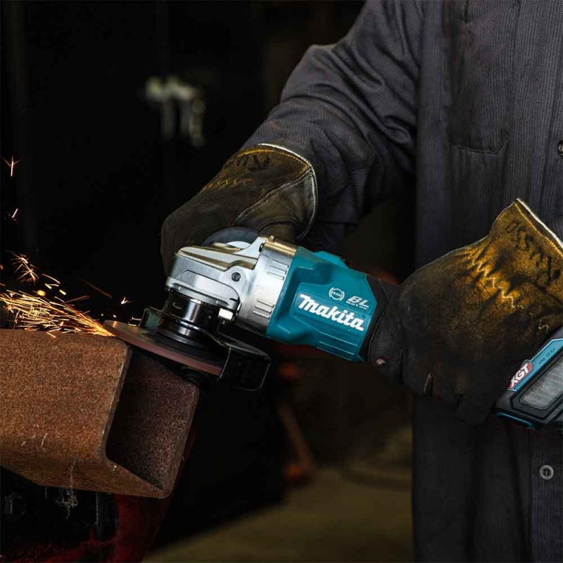 Makita GAG01Z 40V MAX XGT 4-1/2?? / 5" Brushless Angle Grinder w/ Brake-Bare Tool - Image 4