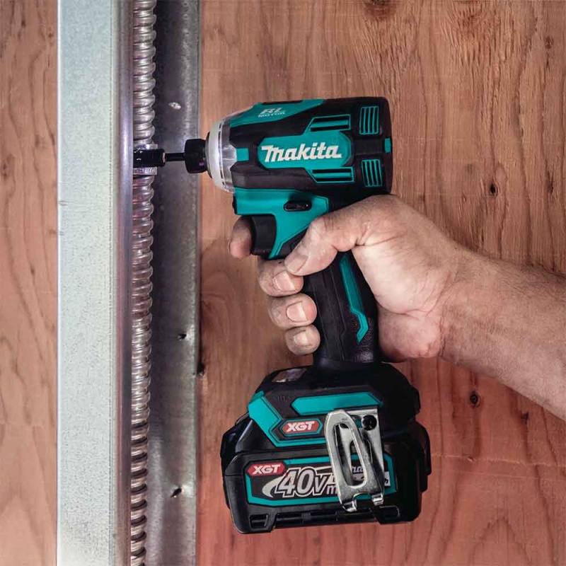 Makita GDT01D 40V MAX XGT Brushless Cordless Impact Driver Kit w/ 2.5Ah Battery - Image 7