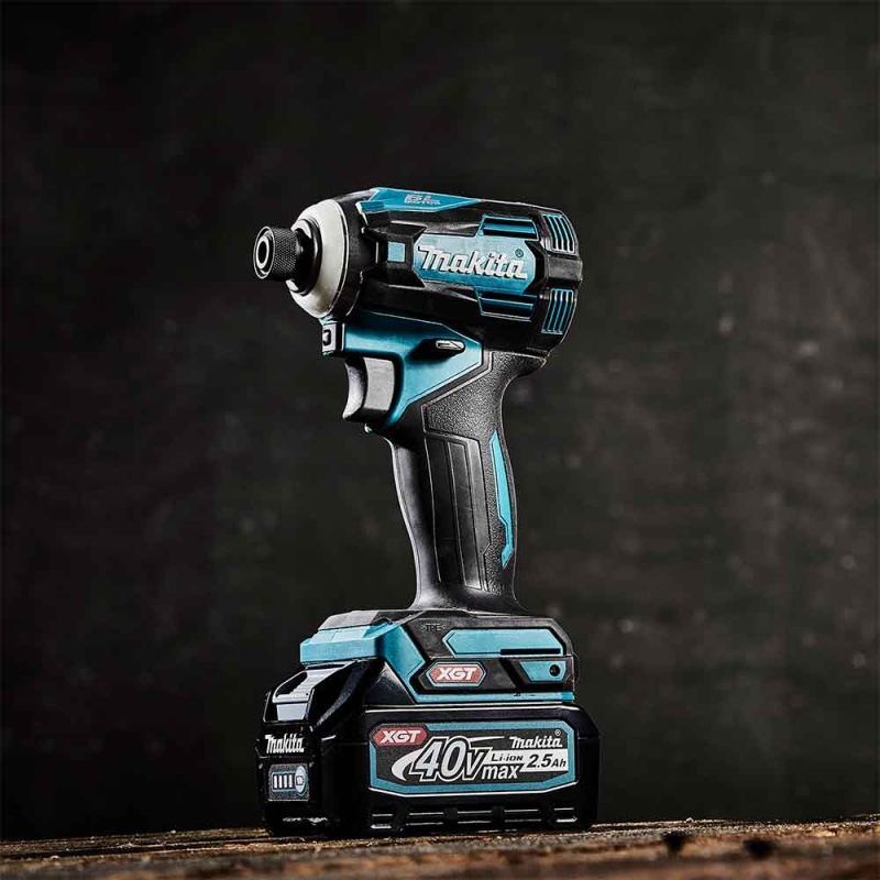 Makita GDT01D 40V MAX XGT Brushless Cordless Impact Driver Kit w/ 2.5Ah Battery - Image 9