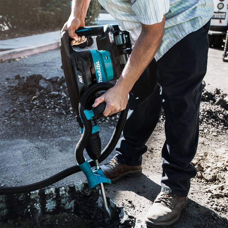 Makita GMH02PM 40V X2 80V max XGT Brushless 28 lb. AVT Demolition Hammer Kit - Image 9