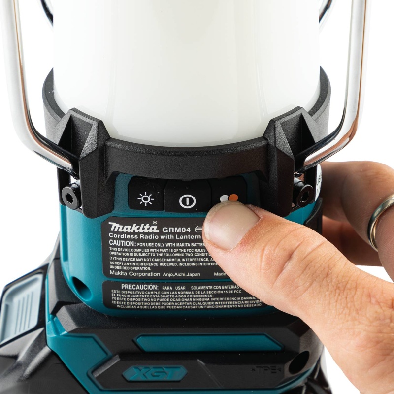 Makita GRM04 40V max XGT Cordless Lantern w/ Radio - Bare Tool - Image 12