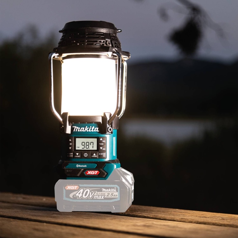 Makita GRM04 40V max XGT Cordless Lantern w/ Radio - Bare Tool - Image 4