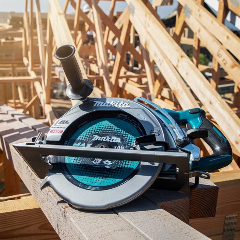 Makita GSR02M1 40V MAX XGT 10-1/4" Brushless Li-Ion Rear Handle Circular Saw Kit - Image 7