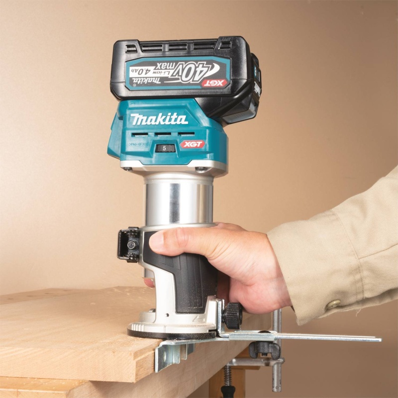 Makita GTR01D1 40V max XGT Brushless Cordless Variable Speed Compact Router Kit - Image 5