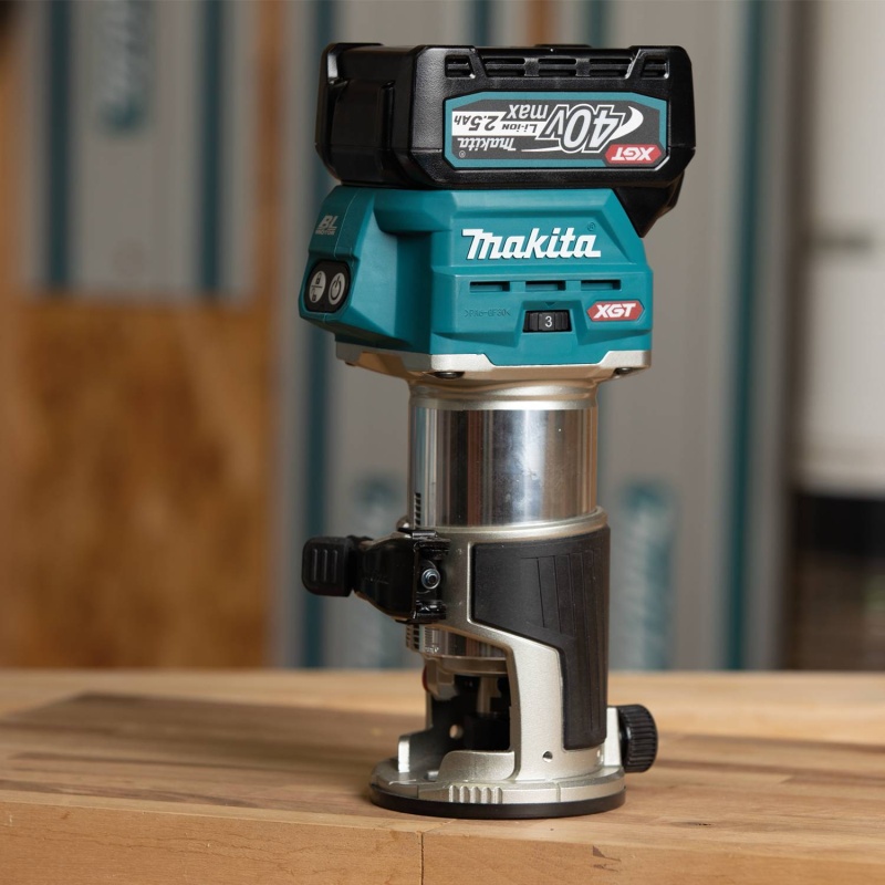 Makita GTR01D1 40V max XGT Brushless Cordless Variable Speed Compact Router Kit - Image 7