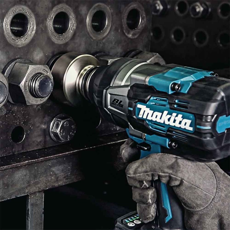 Makita GWT01D 40V MAX XGT 3/4" Sq. Brushless Cordless Drive Impact Wrench Kit - Image 10