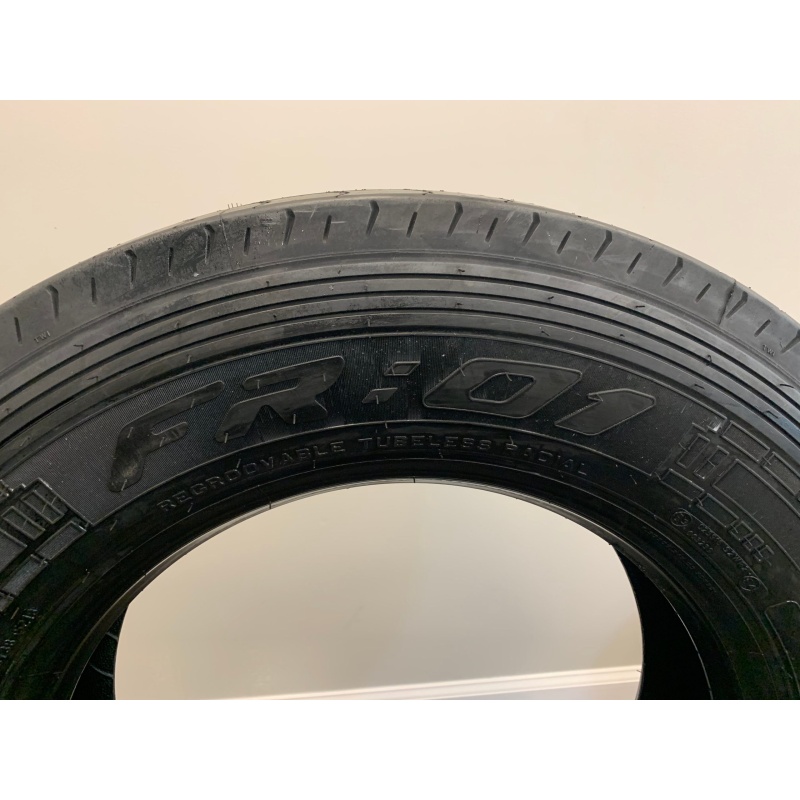 Tire 245/70R19.5 Pirelli FR01 Steer 14 Ply - Image 4