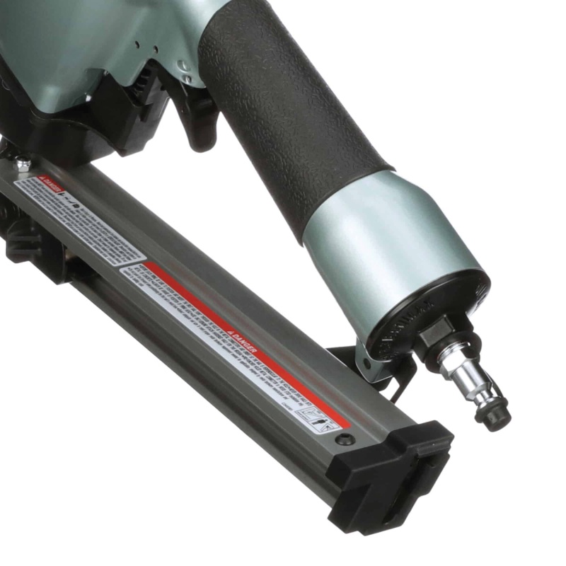 Metabo HPT NR38AK 1-1/2" Pneumatic Strap Tite Nailer - Image 2