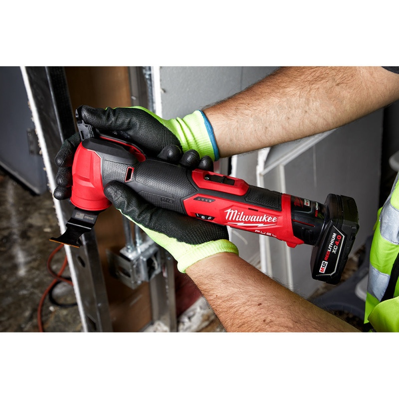 Milwaukee 2526-21 M12 FUEL 12V  Multi-Tool w/ 2.0 AH Battery - Image 9