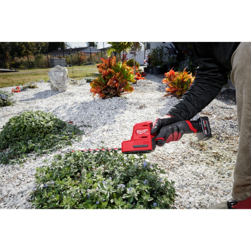 Milwaukee 2533-21 M12 FUEL 8" Cordless Hedge Trimmer Kit - Image 12