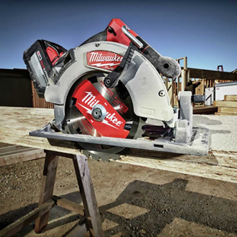 Milwaukee 2732-80 M18 FUEL 18V 7-1/4" Circular Saw - Bare Tool - Reconditioned - Image 4