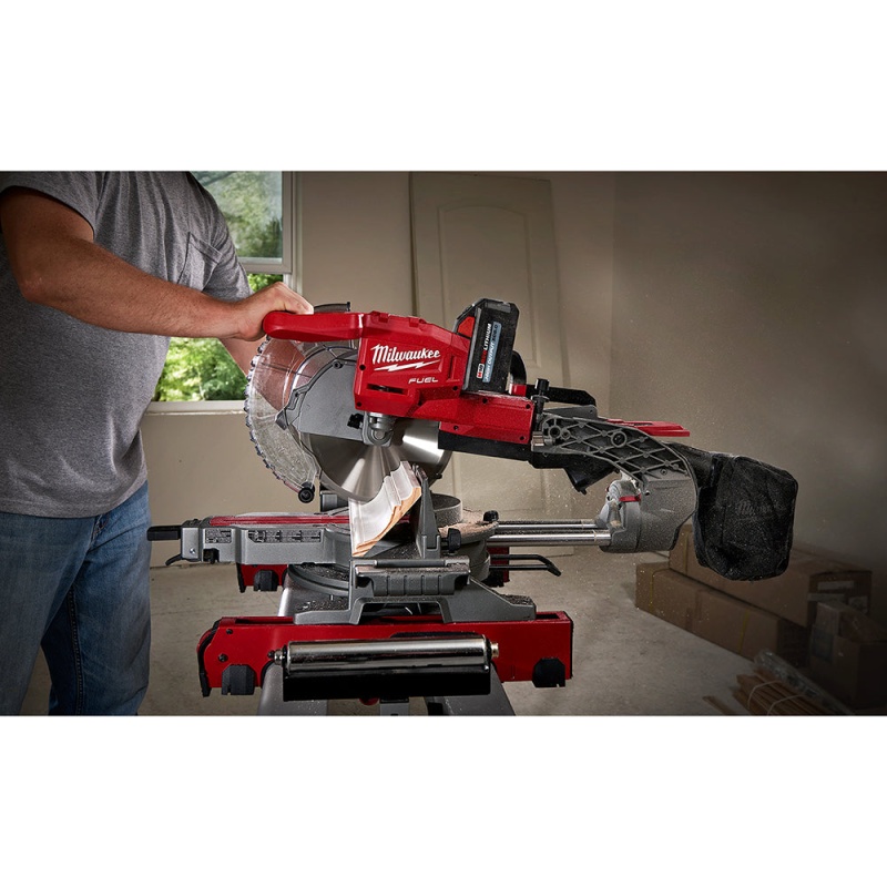 Milwaukee 2734-21 M18 FUEL 18V 10" Dual Bevel Sliding Compound Miter Saw Kit - Image 10